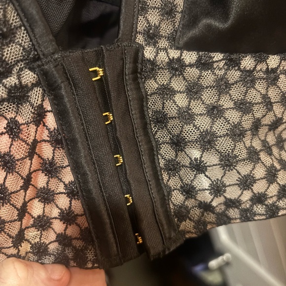 Victorias Secret - Black Lace Bralette RN54867 / CA23226 - SIZE XL - Picture 6 of 10